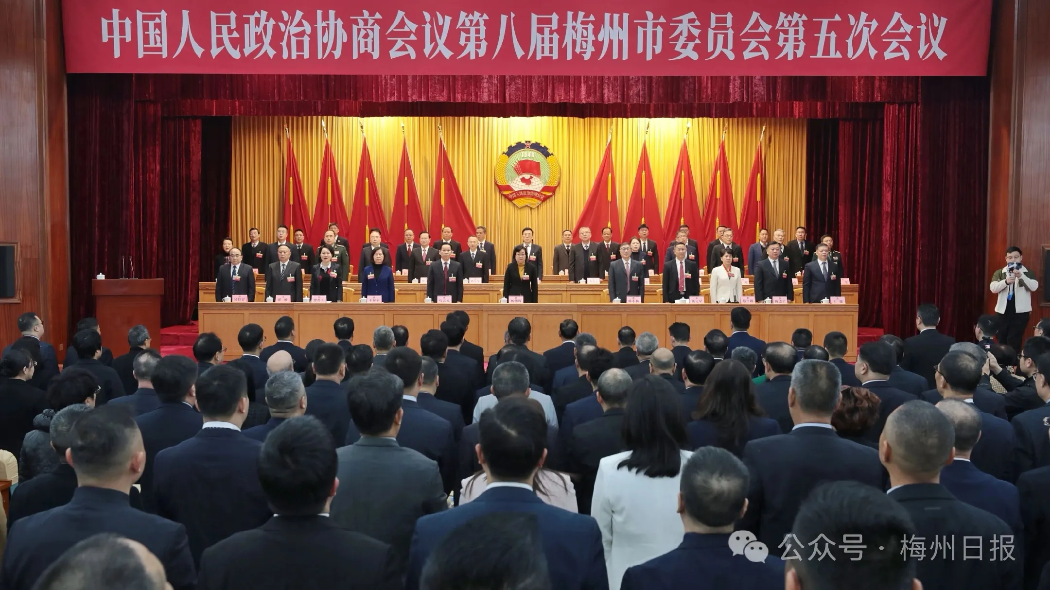 履职践诺 载誉前行｜吴银隆董事长出席梅州市政协八届五次会议 提案荣获优秀提案